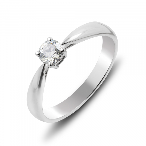 White Gold Ring With Moissanite